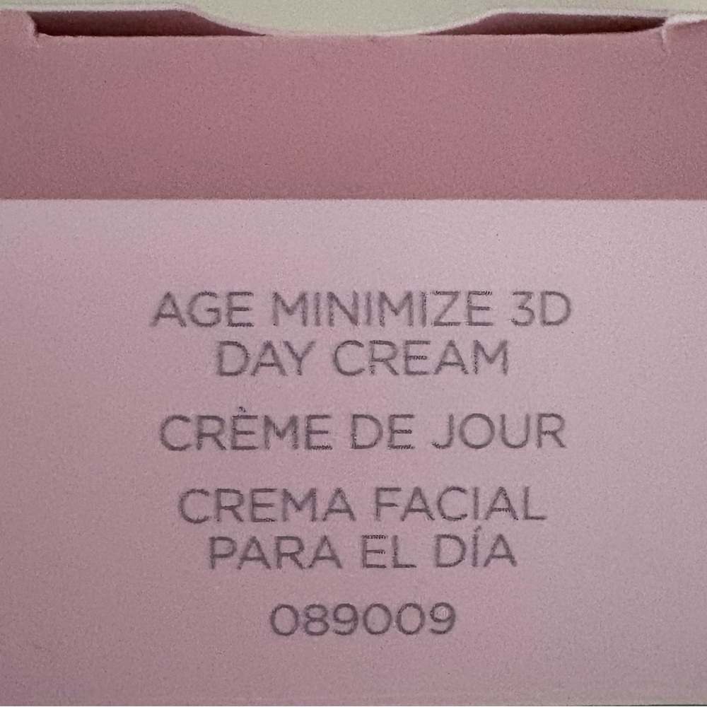Mary Kay TimeWise Skincare Set - Pink and Gray - Picture 6 of 11